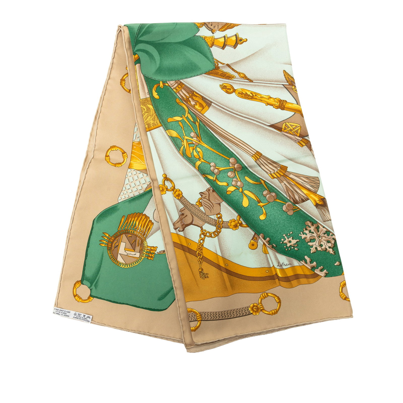 Hermes Soleil de Soie 90 silk scarf in brown: Hermes Soleil de Soie 90 silk scarf in brown Hermes Soleil de Soie Scarf 90 in brown with the Soleil de Soie print. Made in France, this silk accessory shows condition AB with noted exterior front cut