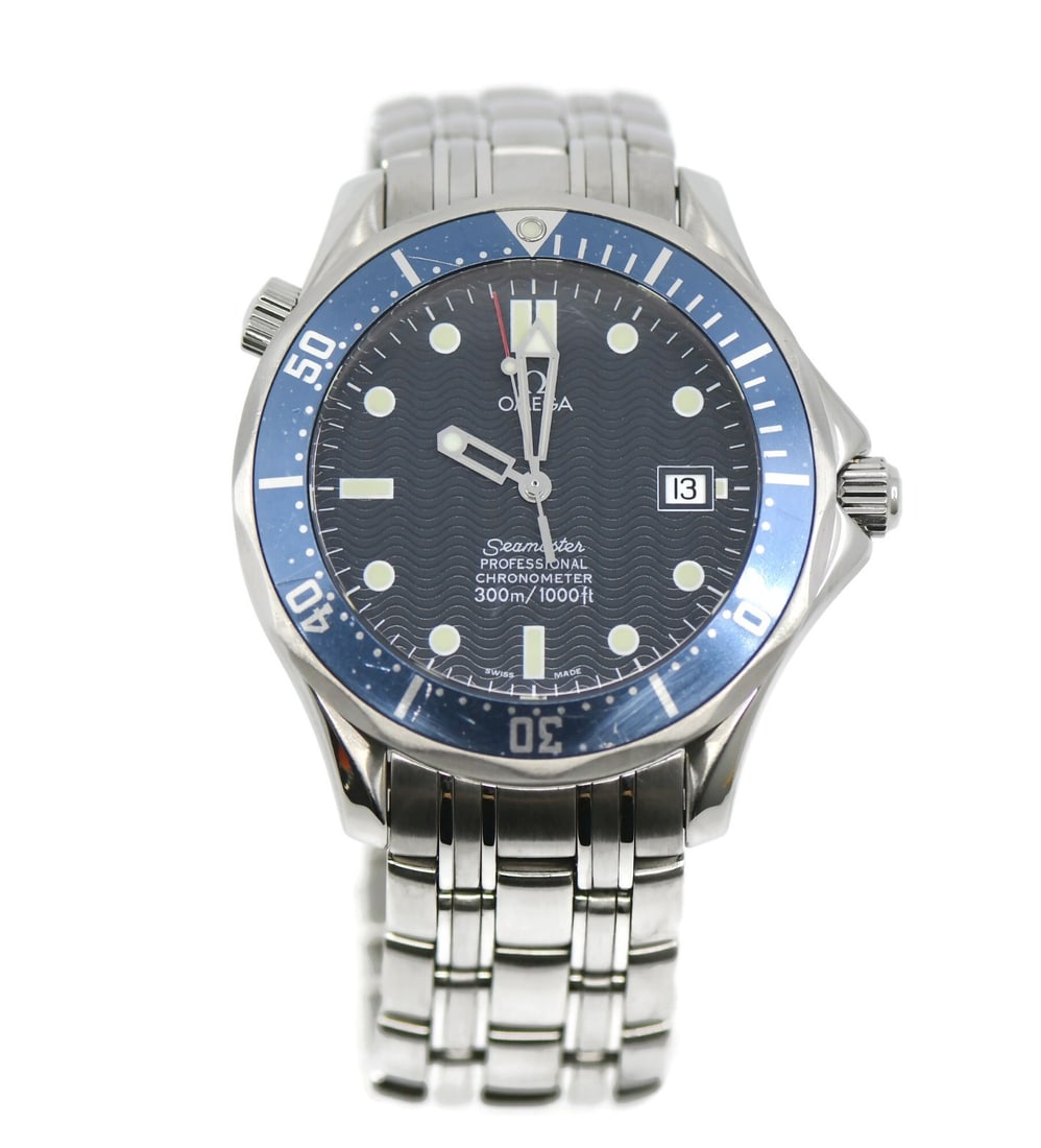 Omega Seamaster 300M 2531.80 Blue Dial Steel Bracelet Watch: Omega Seamaster 300M 2531.80 Blue Dial Steel Bracelet Watch This Omega Seamaster 300M wristwatch features a 41 mm stainless steel case with a blue unidirectional rotating bezel and an ocean wave-patte