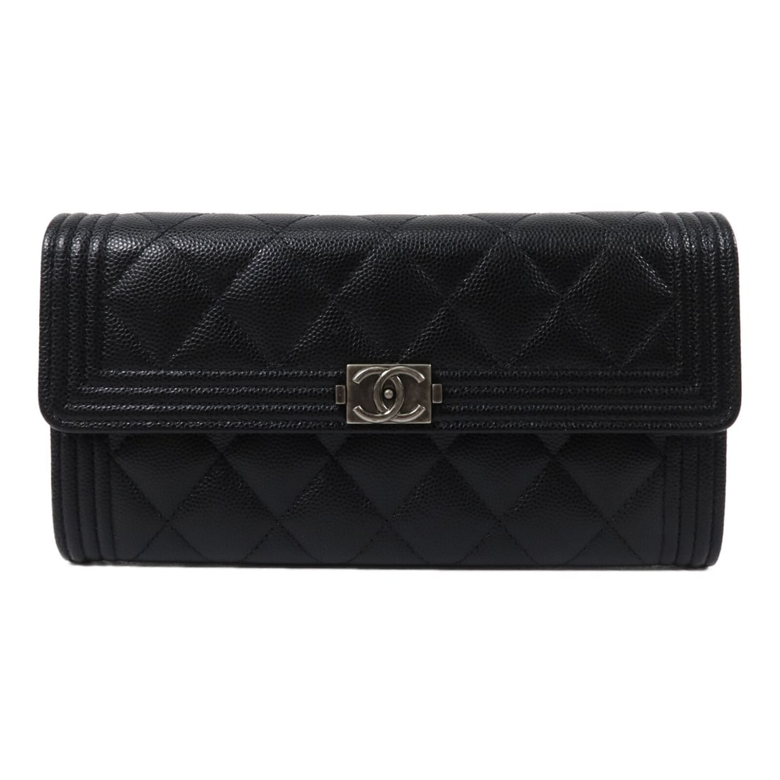 CHANEL Boy A80286 bifold wallet black calfskin CC SHW: CHANEL Boy A80286 bifold wallet black calfskin CC SHW A CHANEL Boy long bifold wallet in black calfskin leather, identified as model A80286. It features a hook button closure, multiple card slots, two
