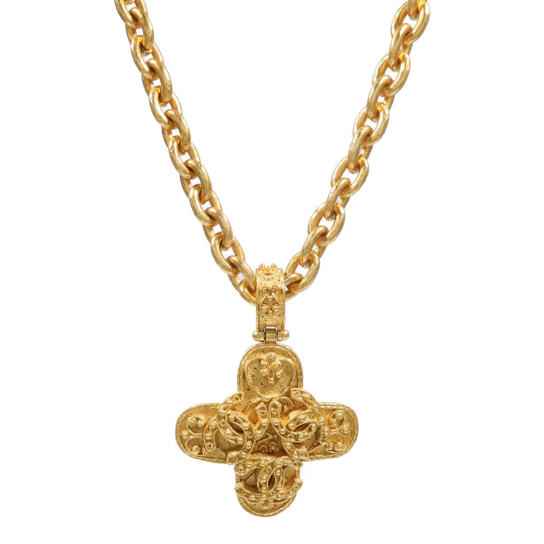 CHANEL CC Gold Tone Vintage Necklace 94A France: CHANEL CC Gold Tone Vintage Necklace 94A France Vintage CHANEL CC necklace in gold-tone metal with a large CC motif. Made in France, this women's necklace features a no-stone design and comes without 