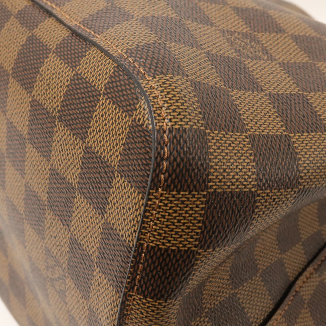 Louis Vuitton N40198 Neo Noe MM Damier Shoulder Bag Brown Yellow: Louis Vuitton N40198 Neo Noe MM Damier Shoulder Bag Brown Yellow Louis Vuitton Neo Noe MM shoulder bag in brown and yellow Damier PVC coated canvas. This women's shoulder bag features an adjustable sh