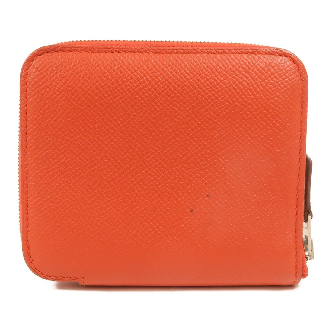 Hermes Silk In Wallet Rouge Pivoine Epsom Calfskin PHW: Hermes Silk In Wallet Rouge Pivoine Epsom Calfskin PHW Compact Hermes Silk In round wallet crafted in Epsom calfskin in Rouge Pivoine red. This women's wallet features a zip-around design with organiz
