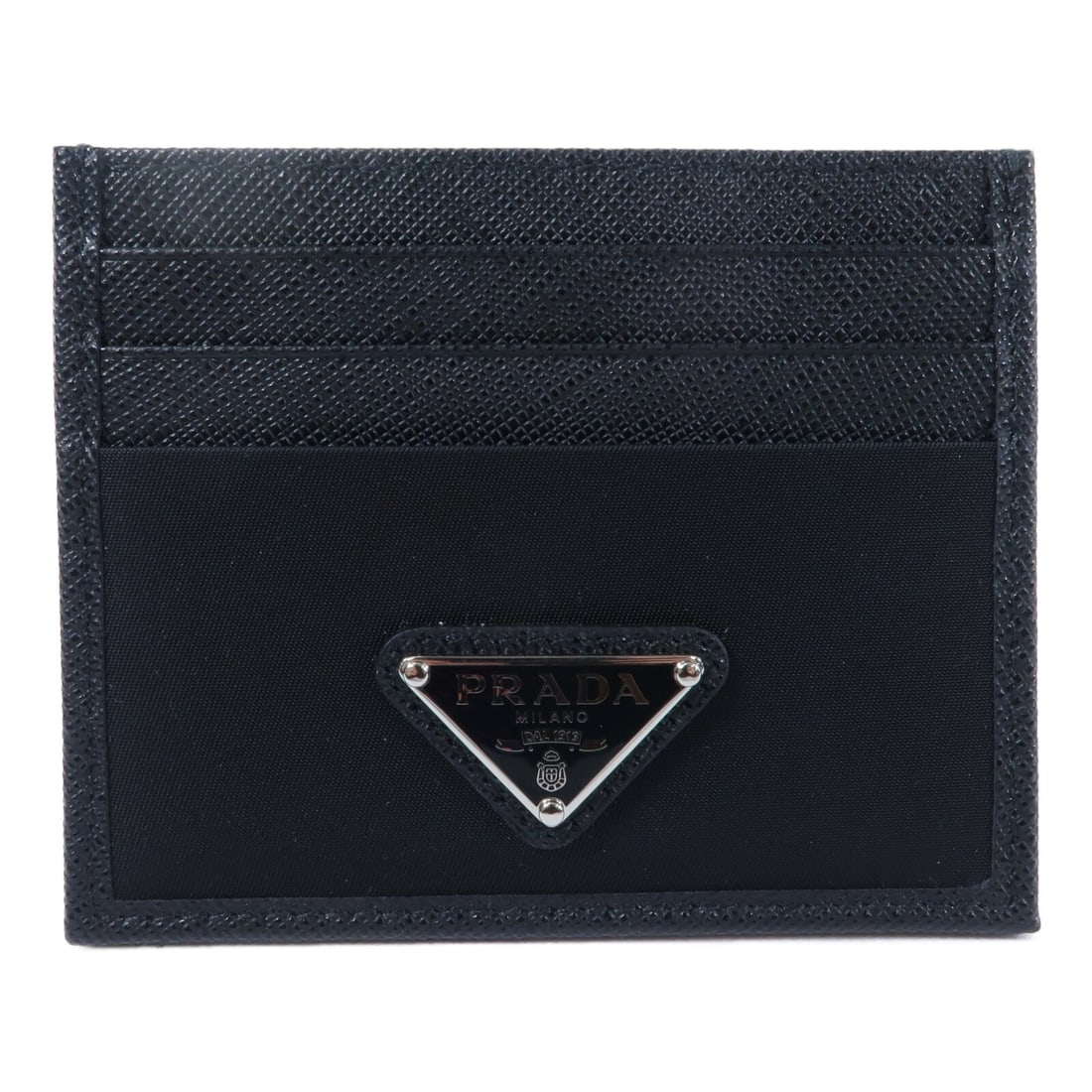 Prada 2MC025 2DMH F0002 black card case Re-Nylon Saffiano: Prada 2MC025 2DMH F0002 black card case Re-Nylon Saffiano A Prada card holder case crafted in Re-Nylon and Saffiano leather, presented in black. It features six card slots and one open pocket. The ite