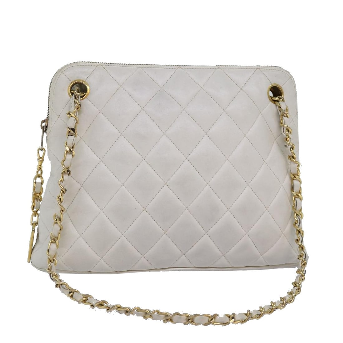 CHANEL CC Matelasse White Leather Shoulder Bag: CHANEL CC Matelasse White Leather Shoulder Bag A CHANEL Matelasse chain shoulder bag in white leather, made in Italy. This pre-owned shoulder bag features a chain shoulder strap and the classic Matela