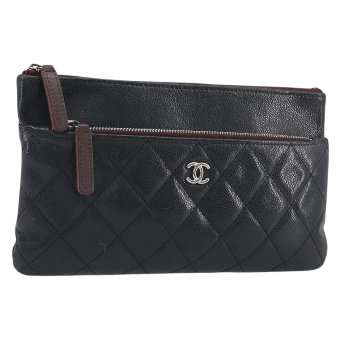 CHANEL Navy Caviar Skin Clutch with Silver CC: CHANEL Navy Caviar Skin Clutch with Silver CC Chanel clutch bag in navy caviar skin with silver-tone CC detailing. Made in Italy, this women's clutch is a heavily used piece with visible wear througho