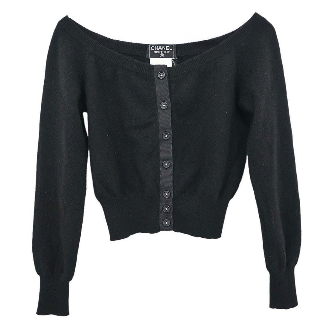 CHANEL black cashmere cardigan sweater women size 40: CHANEL black cashmere cardigan sweater women size 40 Chanel black cardigan sweater for women, made from 100% cashmere. It is a regular-size long sleeve piece in notation size 40. The item is described