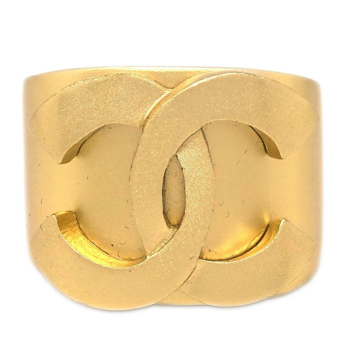 Vintage Chanel Gold Plated Ring Size 53 France: Vintage Chanel Gold Plated Ring Size 53 France Vintage Chanel ring in gold-plated metal, made in France. The ring is size 53 and comes with a box. Condition is described as very good, with scratches n