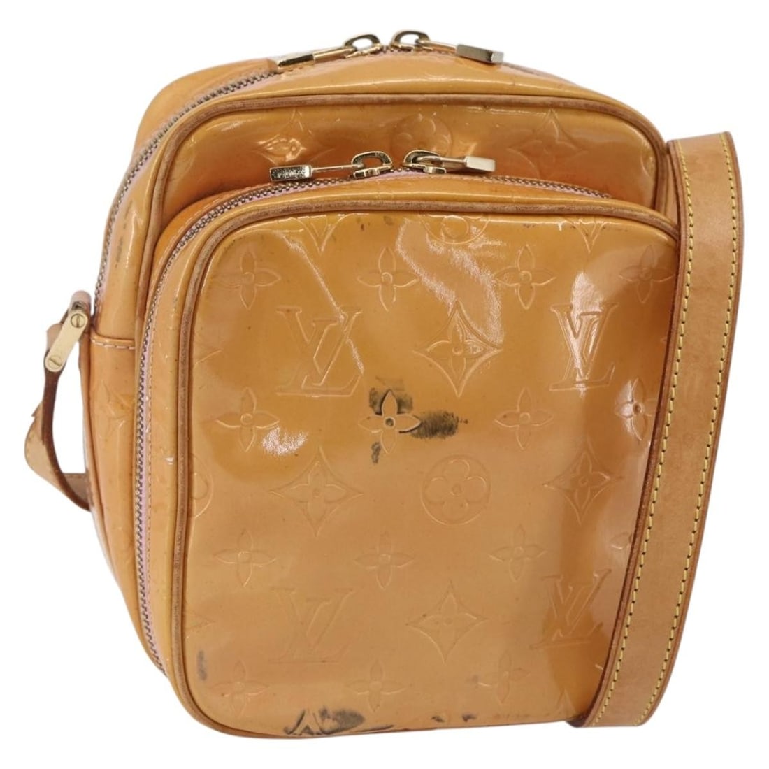 LOUIS VUITTON Monogram Vernis Wooster Bag Marshmallow Pink M91037 Auth: LOUIS VUITTON Monogram Vernis Wooster Bag Marshmallow Pink M91037 Auth Introducing the LOUIS VUITTON Monogram Vernis Wooster Bag in a charming Marshmallow Pink hue. This stylish shoulder bag is crafte