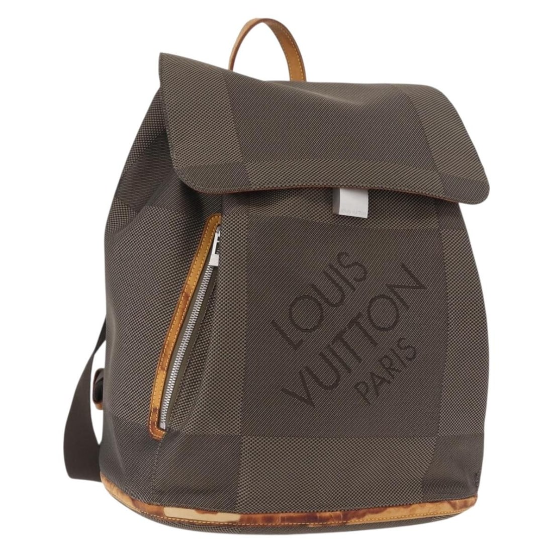 Louis Vuitton M93055 Pionie Backpack Damier Geant Canvas Tail: Louis Vuitton M93055 Pionie Backpack Damier Geant Canvas Tail Louis Vuitton Damier Geant Pionie backpack in canvas with Tail color. This heavily used backpack shows notable wear throughout, including 