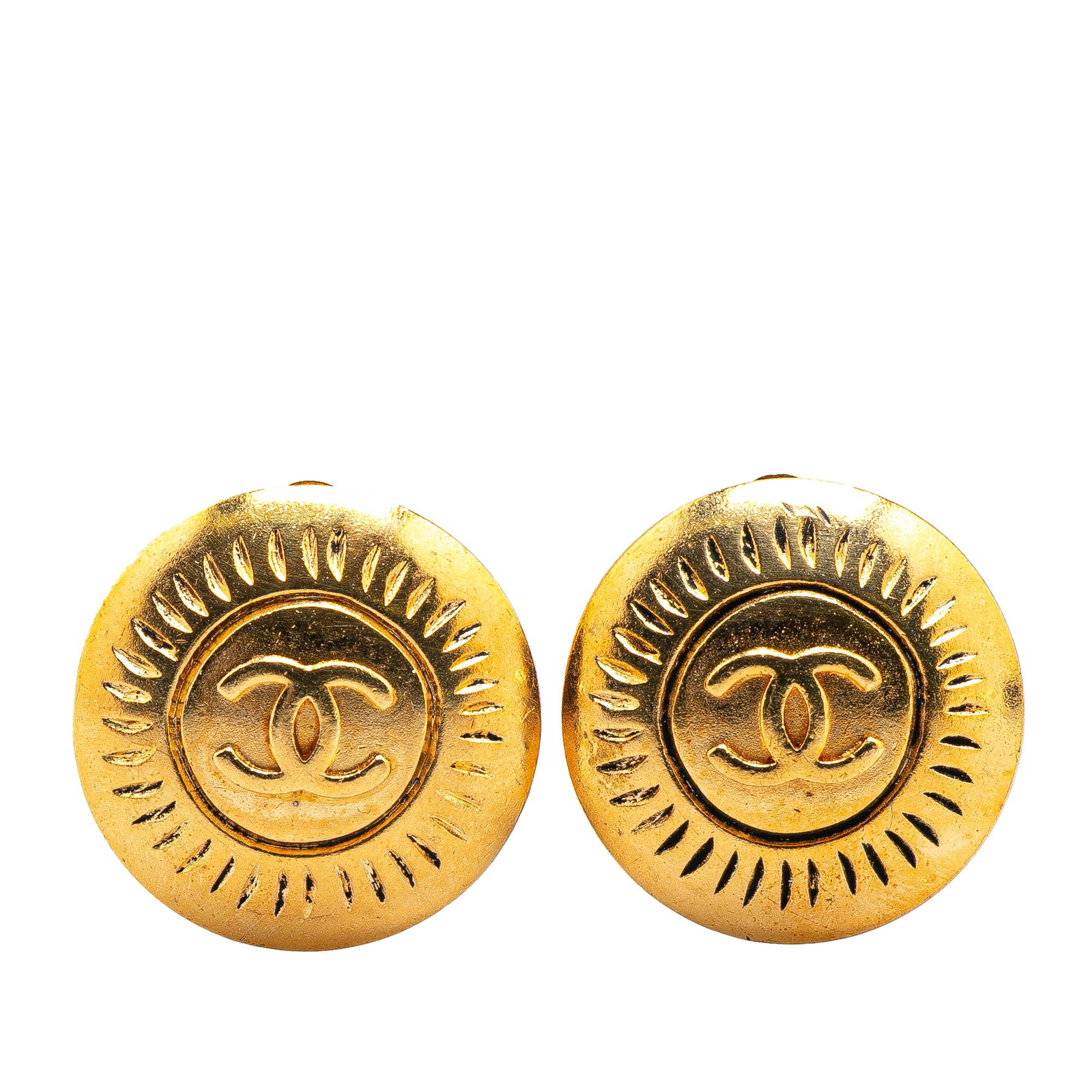 Chanel CC Round Gold Plated Clip On Earrings: Chanel CC Round Gold Plated Clip On Earrings These Chanel round clip-on earrings feature a gold-plated metal construction with the iconic CC logo. Designed with clip-on closures, they are crafted in F