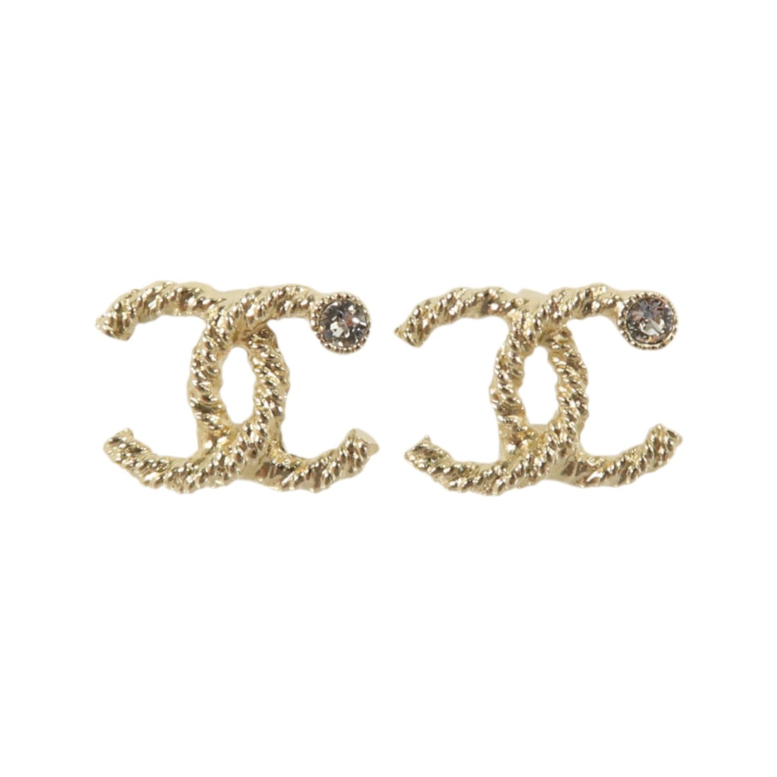 CHANEL A20 V CC Pierced Earrings Gold Tone Metal: CHANEL A20 V CC Pierced Earrings Gold Tone Metal CHANEL CC pierced earrings in gold-tone metal with the A20/V date code. Made in France, this pair is presented in very good condition and includes no a