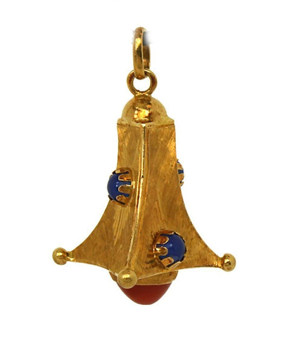 Vintage 18k Yellow Gold Lantern Pendant with Carnelian Blue Chalcedony: Vintage 18k Yellow Gold Lantern Pendant with Carnelian Blue Chalcedony Vintage estate lantern charm pendant in 18k yellow gold, featuring a sculptural design centered with a carnelian cabochon and acc