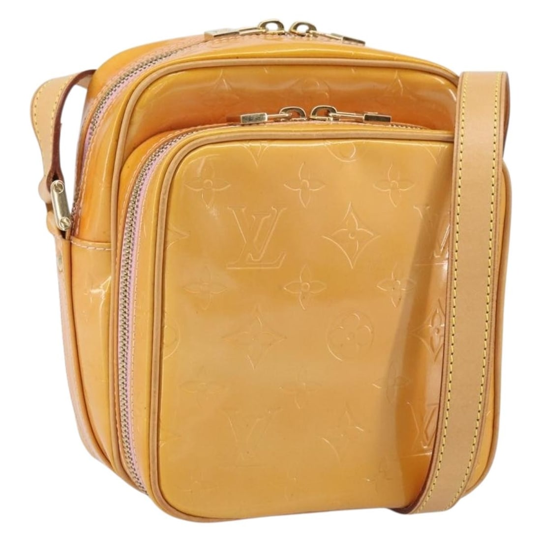 Louis Vuitton Wooster Shoulder Bag Monogram Vernis Marshmallow Pink Patent M91037: Louis Vuitton Wooster Shoulder Bag Monogram Vernis Marshmallow Pink Patent M91037 This Louis Vuitton Monogram Vernis Wooster shoulder bag is crafted from patent leather in a marshmallow pink color. It