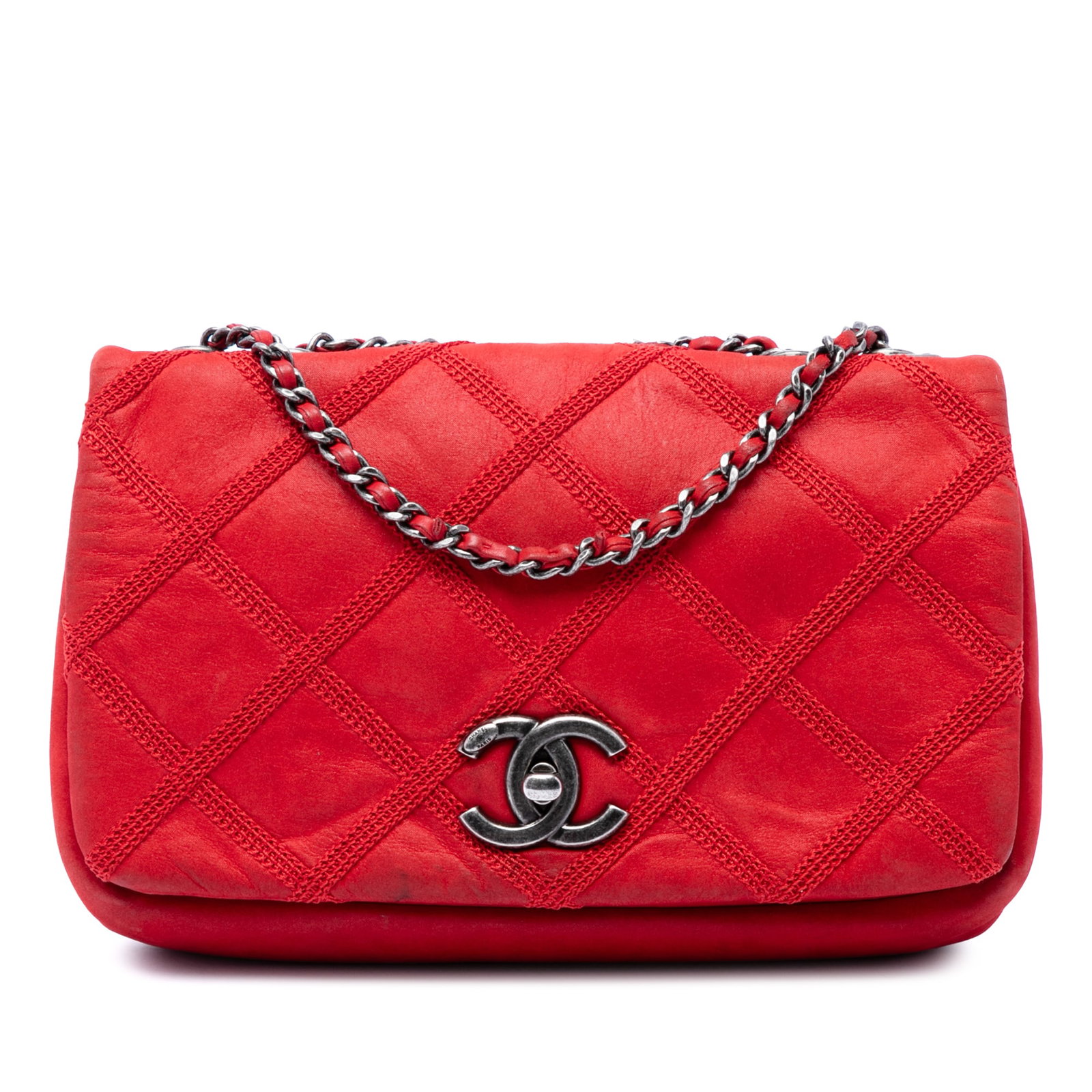 Chanel Diamond Stitch Iridescent Calfskin Crossbody Flap Bag: Chanel Diamond Stitch Iridescent Calfskin Crossbody Flap Bag Chanel Iridescent Calfskin Diamond Stitch Flap crossbody bag in red leather with a diamond-stitched design, leather-woven chain shoulder st