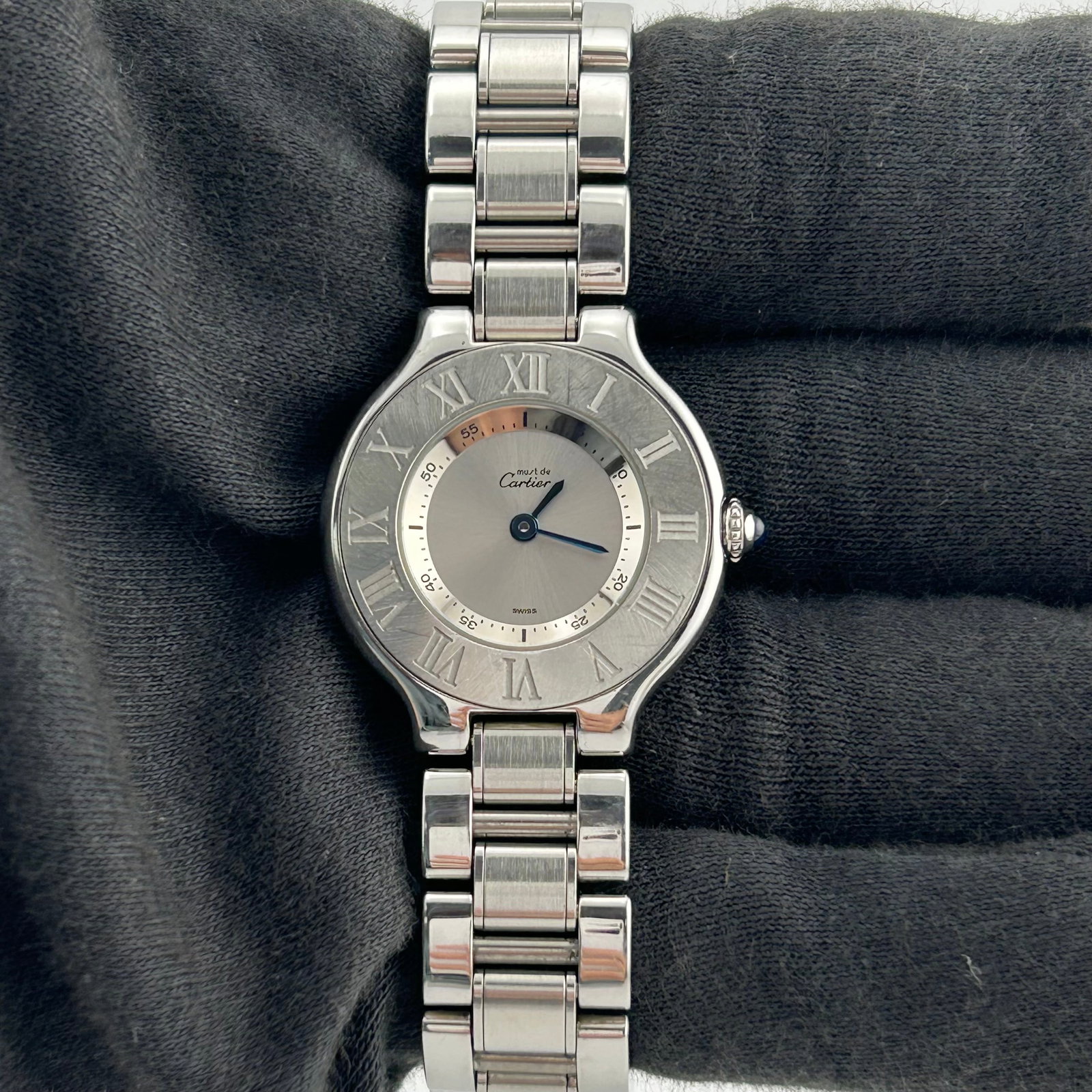 Ladies Cartier 21 Must de Cartier Watch Ref. 1340 Steel Bracelet: Ladies Cartier 21 Must de Cartier Watch Ref. 1340 Steel Bracelet Cartier 21 Must de Cartier ladies wristwatch with a silver dial and stainless steel bracelet. This watch is identified by reference 134