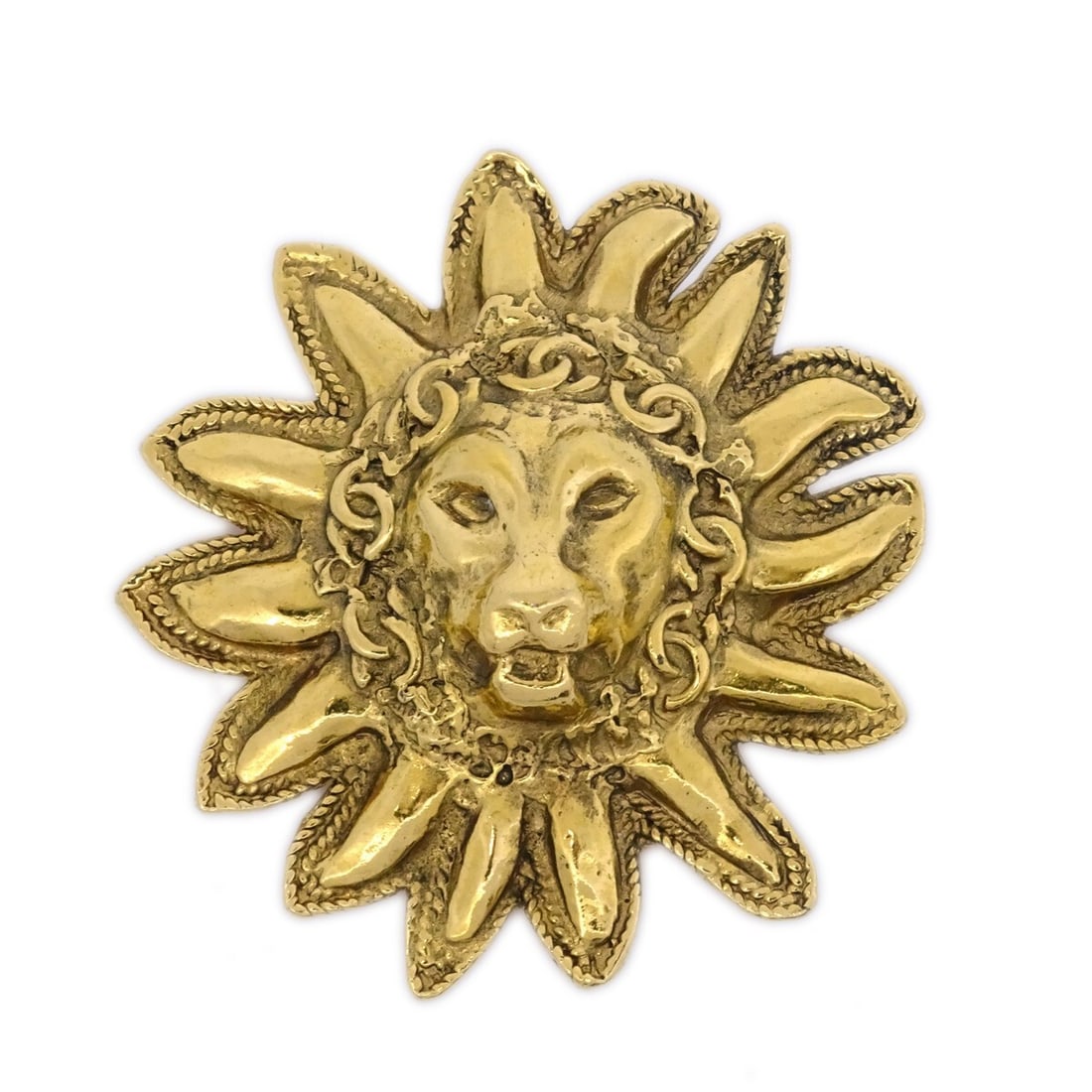 Chanel 1133 Gold Plated Lion CC Logo Brooch: Chanel 1133 Gold Plated Lion CC Logo Brooch Gold-plated Chanel brooch pin featuring a lion motif with CC logos. Made in France, this piece is presented in excellent condition. Specifications Brand: Ch