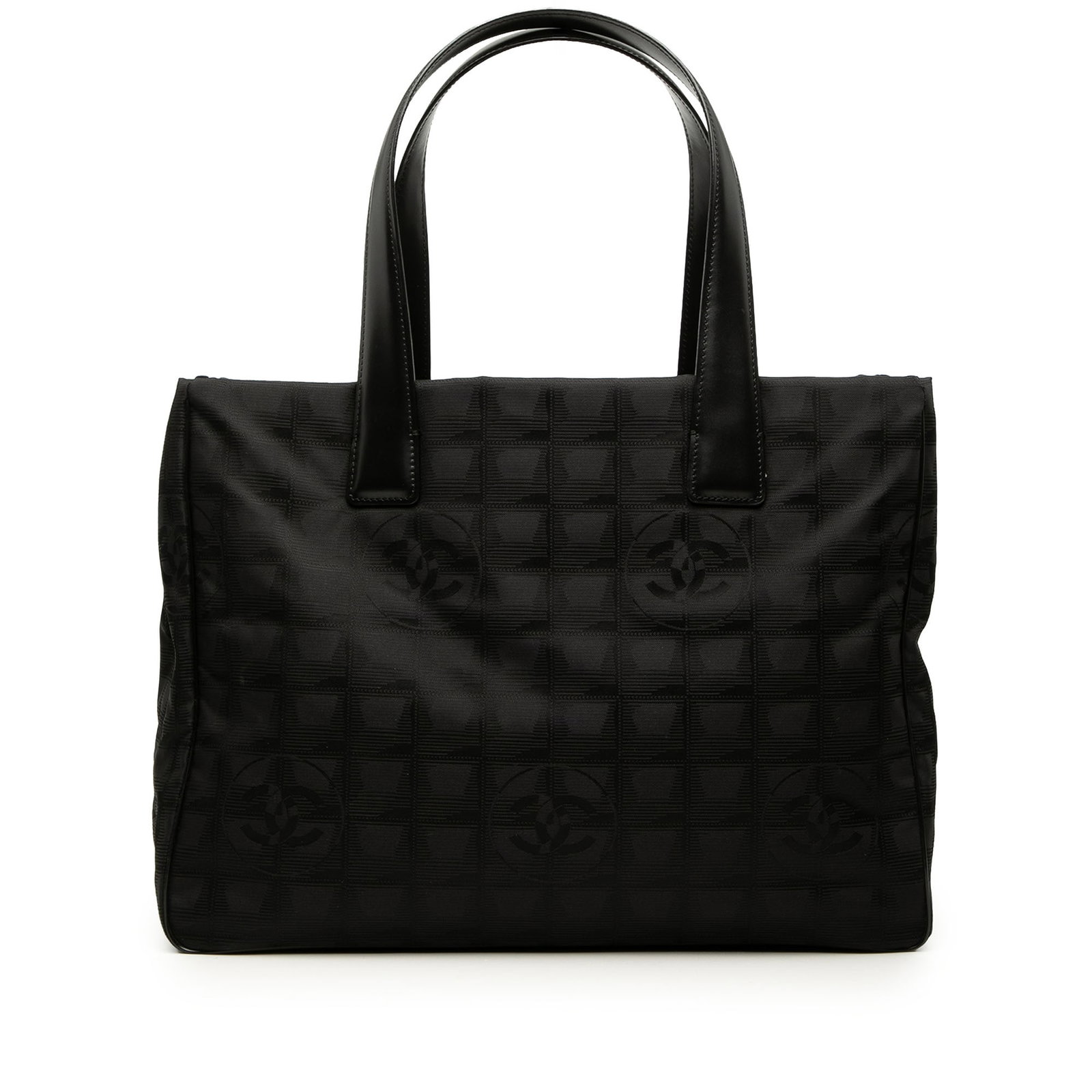 Chanel New Travel Line black nylon tote bag: Chanel New Travel Line black nylon tote bag Chanel New Travel Line tote bag in black nylon with leather trim and flat leather straps. The bag features an open top and interior zip pockets. Condition i