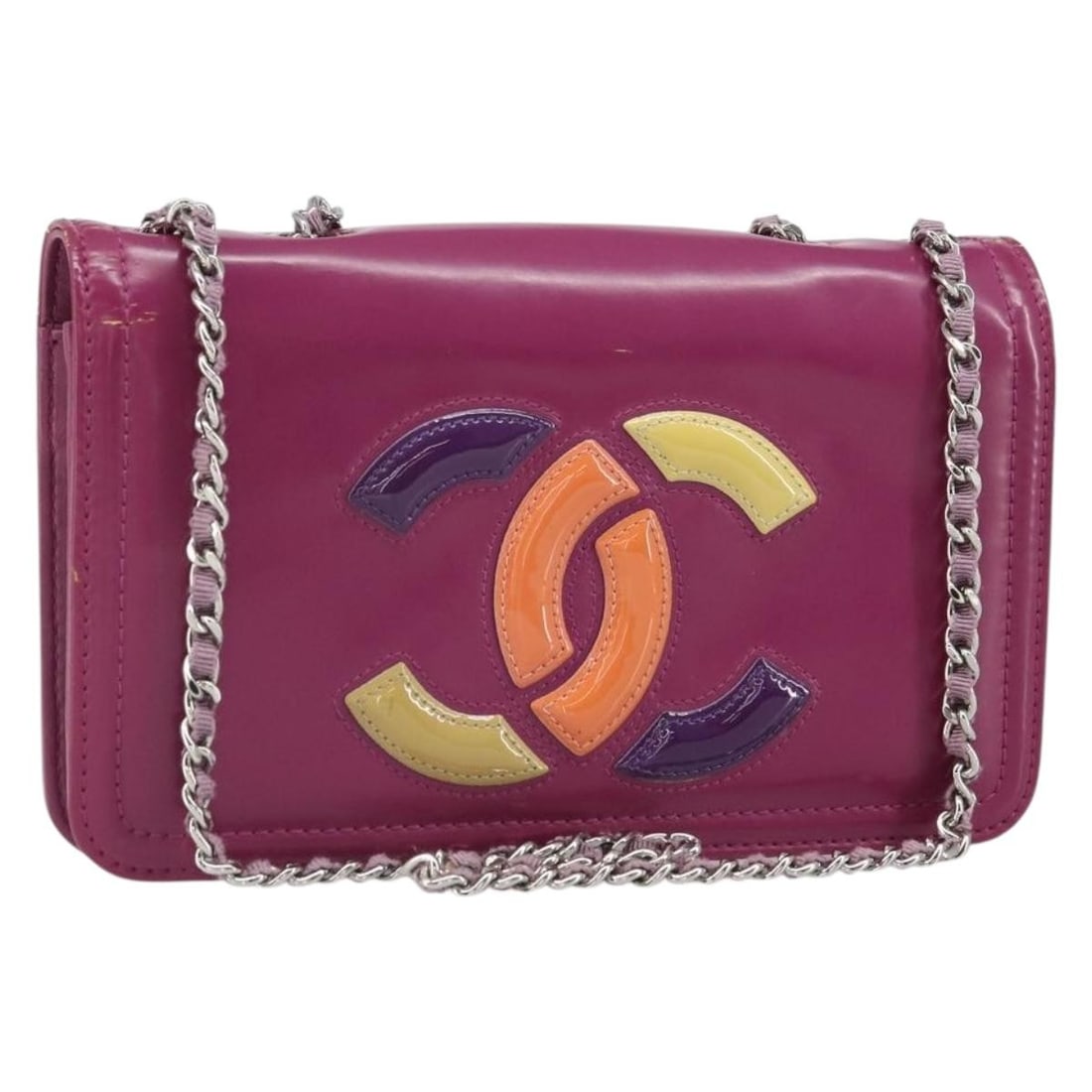 Chanel Purple Patent Leather Shoulder Bag with Chain and Silver CC: Chanel Purple Patent Leather Shoulder Bag with Chain and Silver CC This CHANEL shoulder bag features a purple patent leather exterior with silver-tone accents and chain strap. It is designed with the 