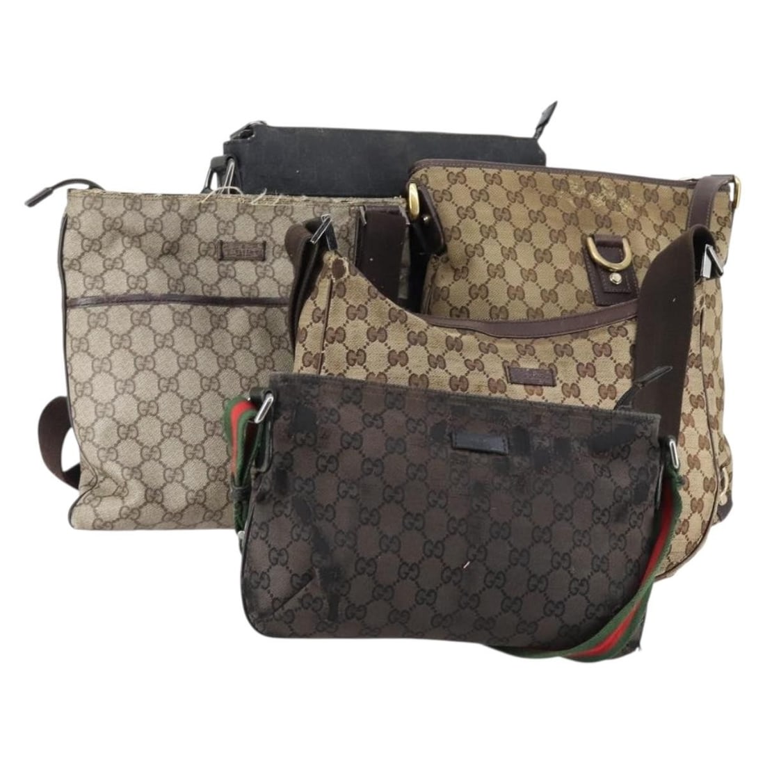 GUCCI GG Supreme Canvas Shoulder Bag Beige Black Authentic 153245: GUCCI GG Supreme Canvas Shoulder Bag Beige Black Authentic 153245 This authentic GUCCI GG Supreme Canvas Shoulder Bag features a stylish blend of beige and black patent leather and GG canvas, making i