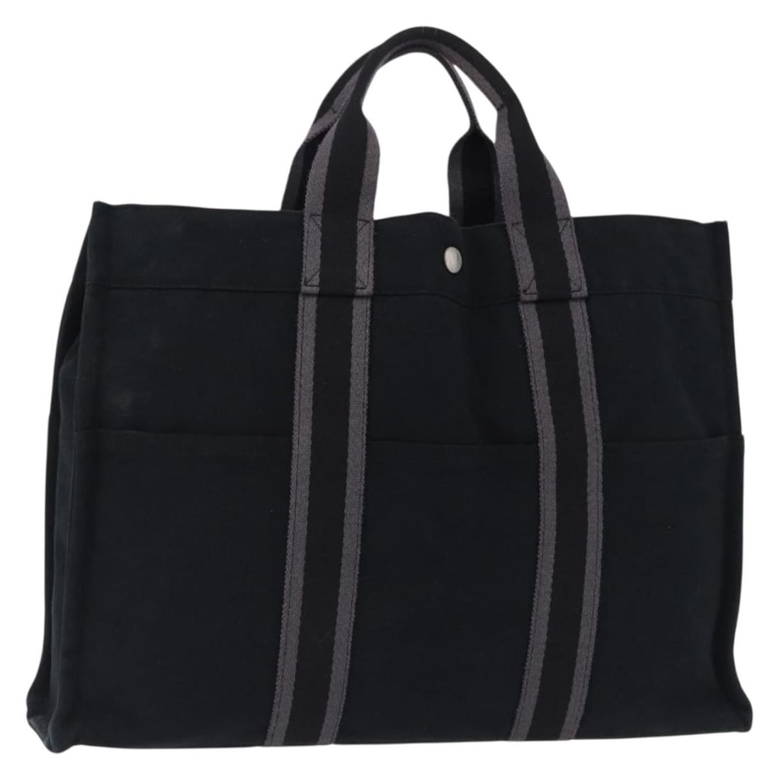 Hermes Fourre Tout MM Canvas Handbag Black Silver Tone: Hermes Fourre Tout MM Canvas Handbag Black Silver Tone Hermes Fourre Tout MM hand bag in black canvas with silver-tone accents. Made in France, this women's bag shows reasonable wear and tear consiste