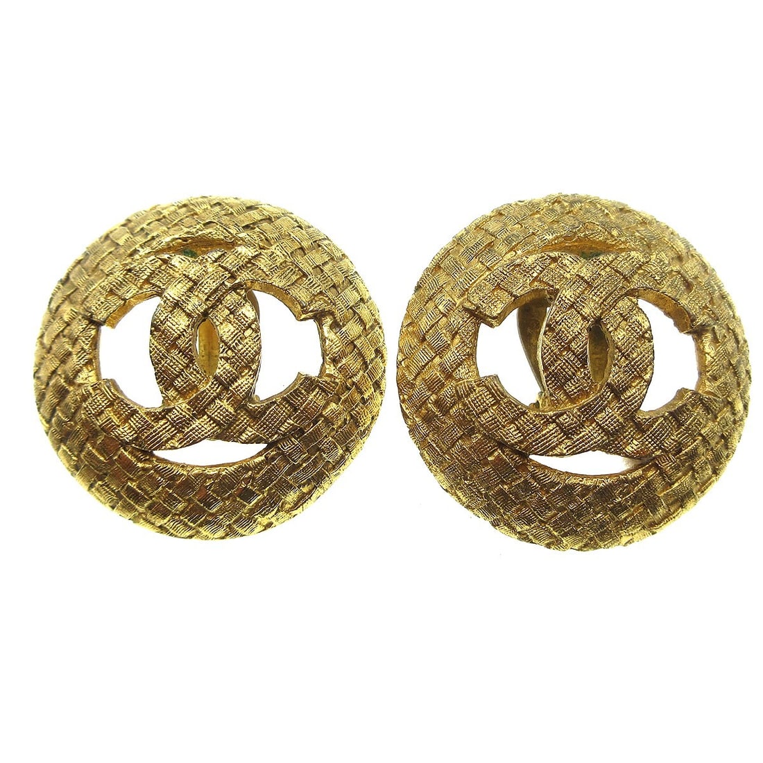 Round Clip On Earrings Chanel Button Gold Plated France: Round Clip On Earrings Chanel Button Gold Plated France Pair of Chanel button earrings with a round silhouette and clip-on closure. Crafted in gold-plated metal, these earrings feature the classic but