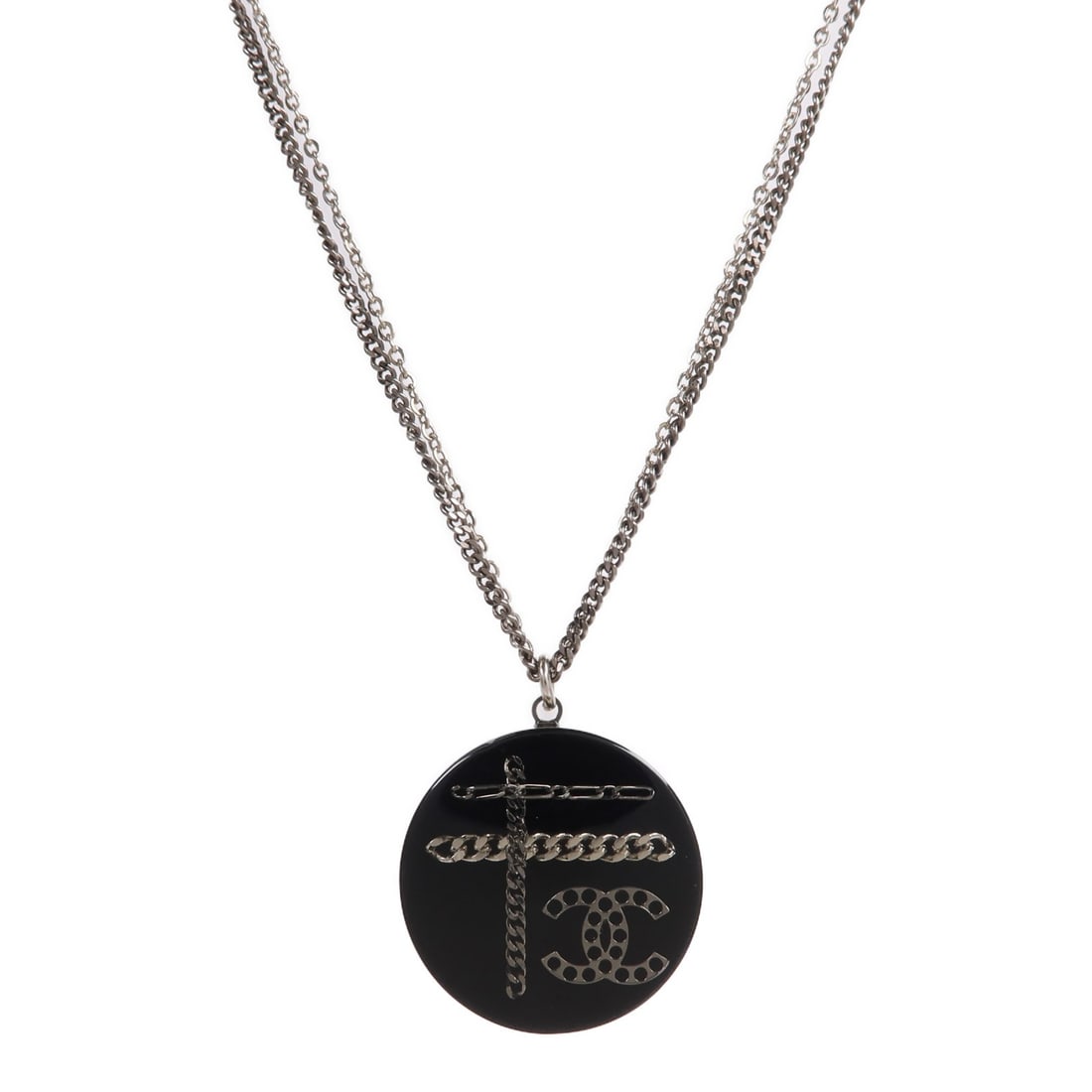 PVC CC Pendant Necklace by CHANEL in Black: PVC CC Pendant Necklace by CHANEL in Black CHANEL CC necklace in black PVC with an adjustable neck length and signature CC motif. Made in France, this women's necklace comes without accessories and sh
