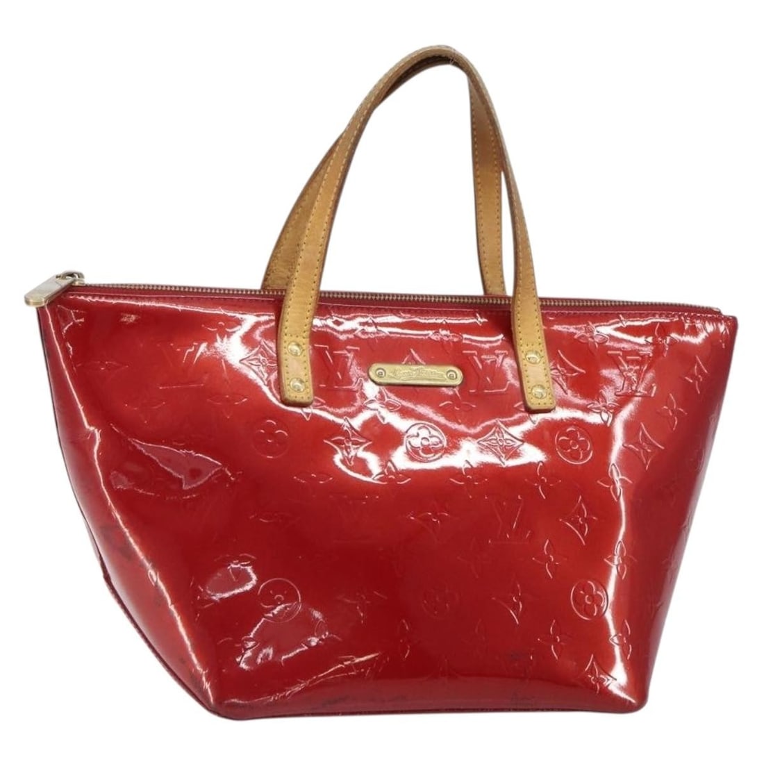 Louis Vuitton Bellevue PM Monogram Vernis Patent Leather Handbag Pomme D'amour M93583: Louis Vuitton Bellevue PM Monogram Vernis Patent Leather Handbag Pomme D'amour M93583 This Louis Vuitton Monogram Vernis Bellevue PM handbag features a glossy patent leather exterior in the striking P