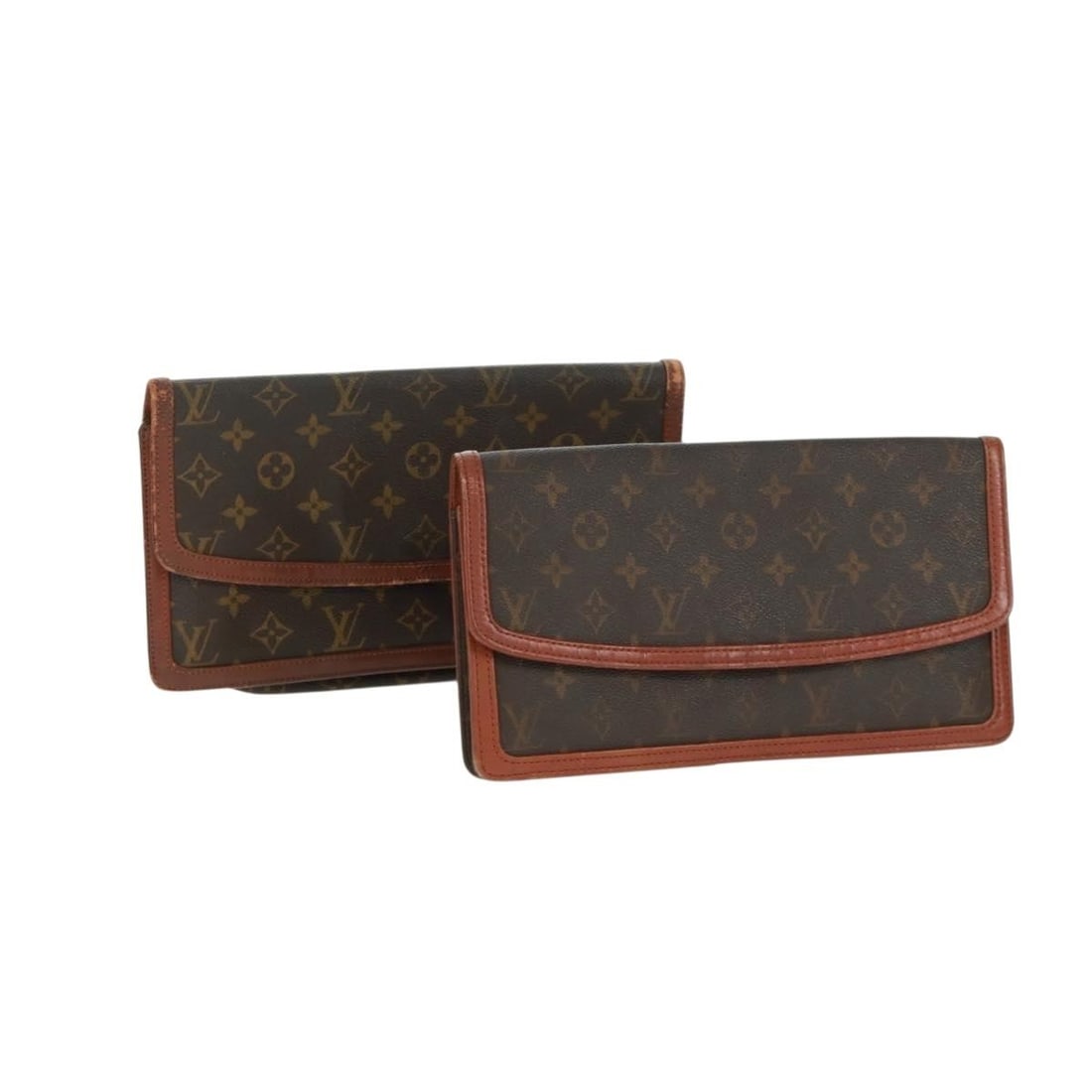 Set of 2 Louis Vuitton Monogram Canvas Pochette GM Clutch Bags M51810: Set of 2 Louis Vuitton Monogram Canvas Pochette GM Clutch Bags M51810 This is a Louis Vuitton Monogram Pochette Dam GM Clutch Bag 2 Set, crafted from the brand's signature monogram canvas. The set ori