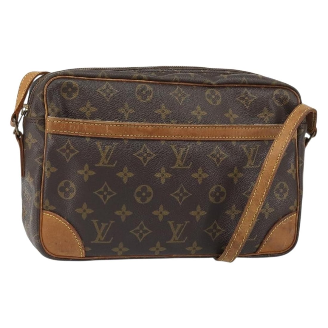 Louis Vuitton Trocadero 30 Monogram Canvas Shoulder Bag M51272: Louis Vuitton Trocadero 30 Monogram Canvas Shoulder Bag M51272 Authentic Louis Vuitton Trocadero 30 shoulder bag in Monogram canvas, made in France. This women's shoulder bag shows heavy use with visi