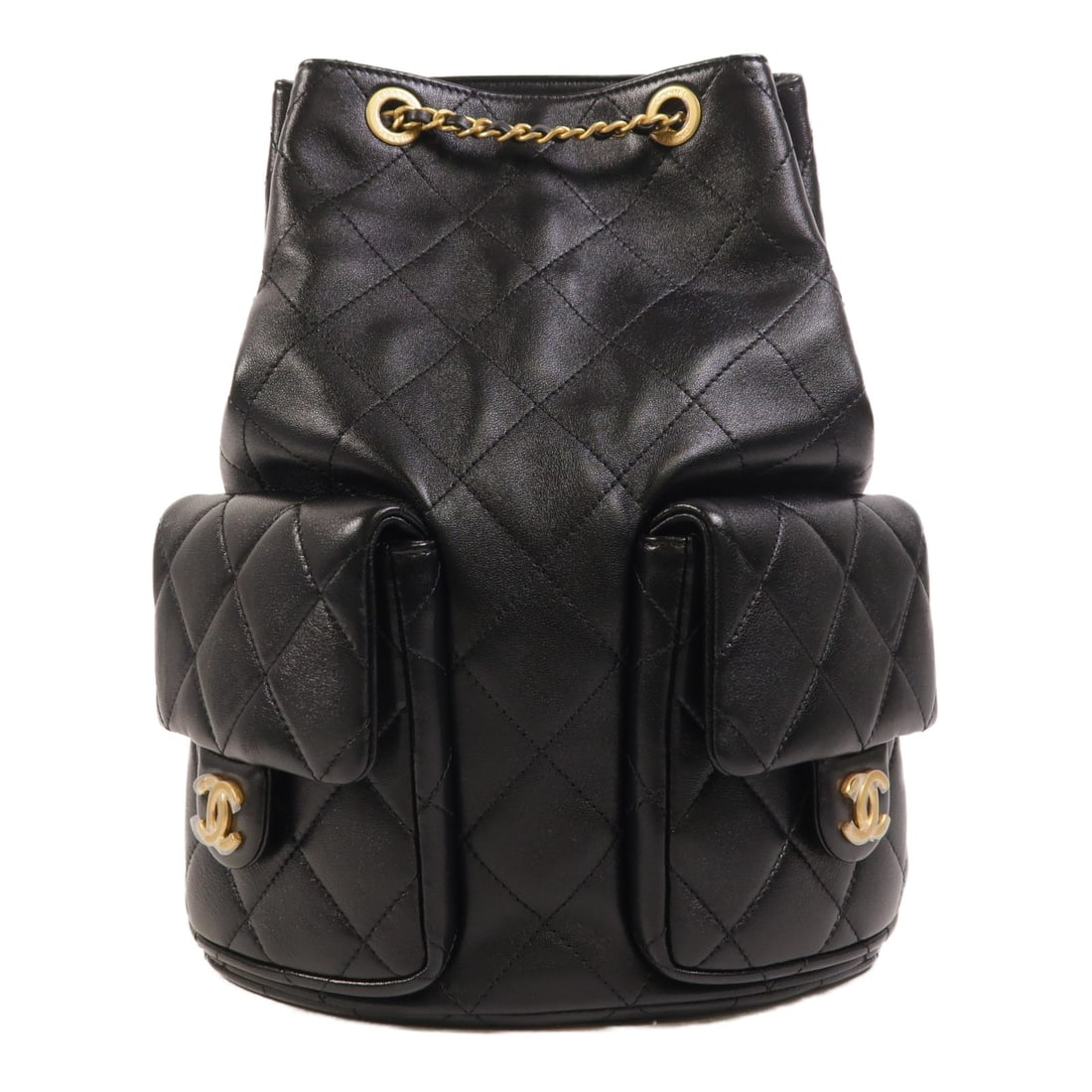 CHANEL AS5305 25C black lambskin backpack with CC gold tone hardware: CHANEL AS5305 25C black lambskin backpack with CC gold tone hardware CHANEL rucksack backpack in black lambskin (sheep leather) with a CC design and gold-tone hardware. It is a women's regular-size ba