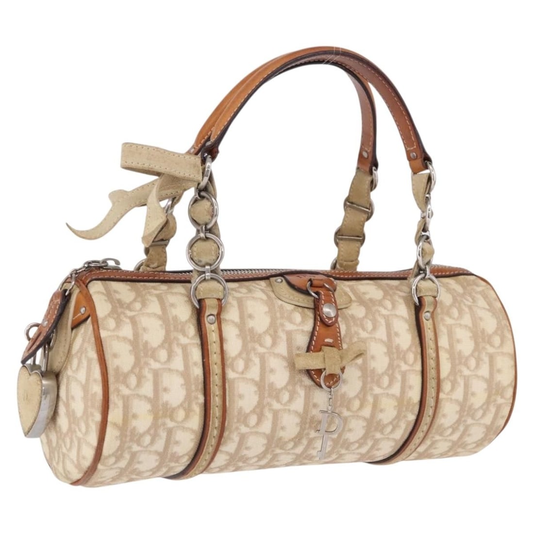 Christian Dior Trotter Romantic Chain PVC Leather Shoulder Bag Beige Silver: Christian Dior Trotter Romantic Chain PVC Leather Shoulder Bag Beige Silver Authentic Christian Dior Trotter Romantic chain shoulder bag in beige and silver PVC leather. This women's shoulder bag was 