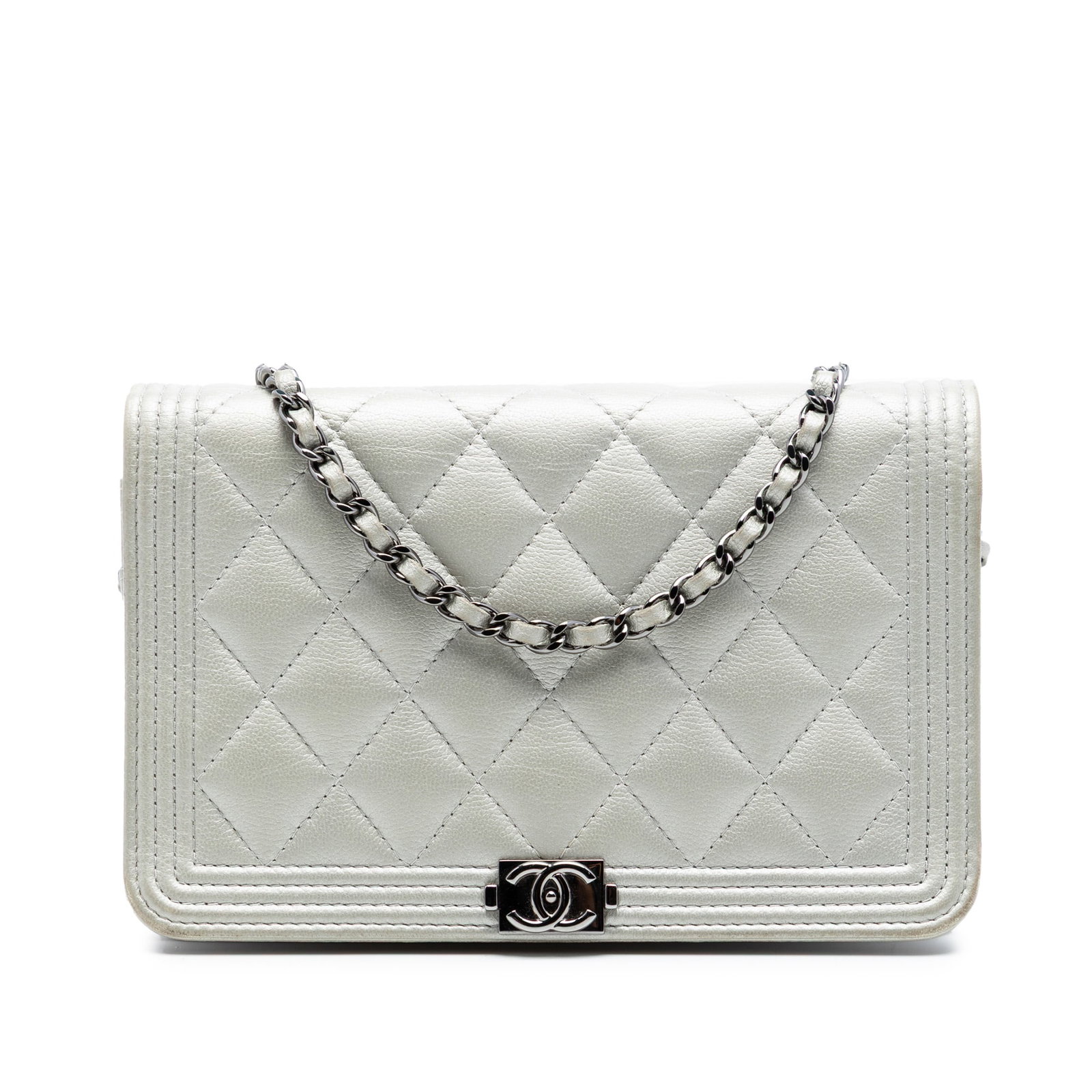 Chanel Boy Caviar Leather Wallet on Chain Gray: Chanel Boy Caviar Leather Wallet on Chain Gray This Chanel Boy Wallet on Chain features a quilted caviar leather exterior in gray, complemented by a woven leather and chain link shoulder strap. The de