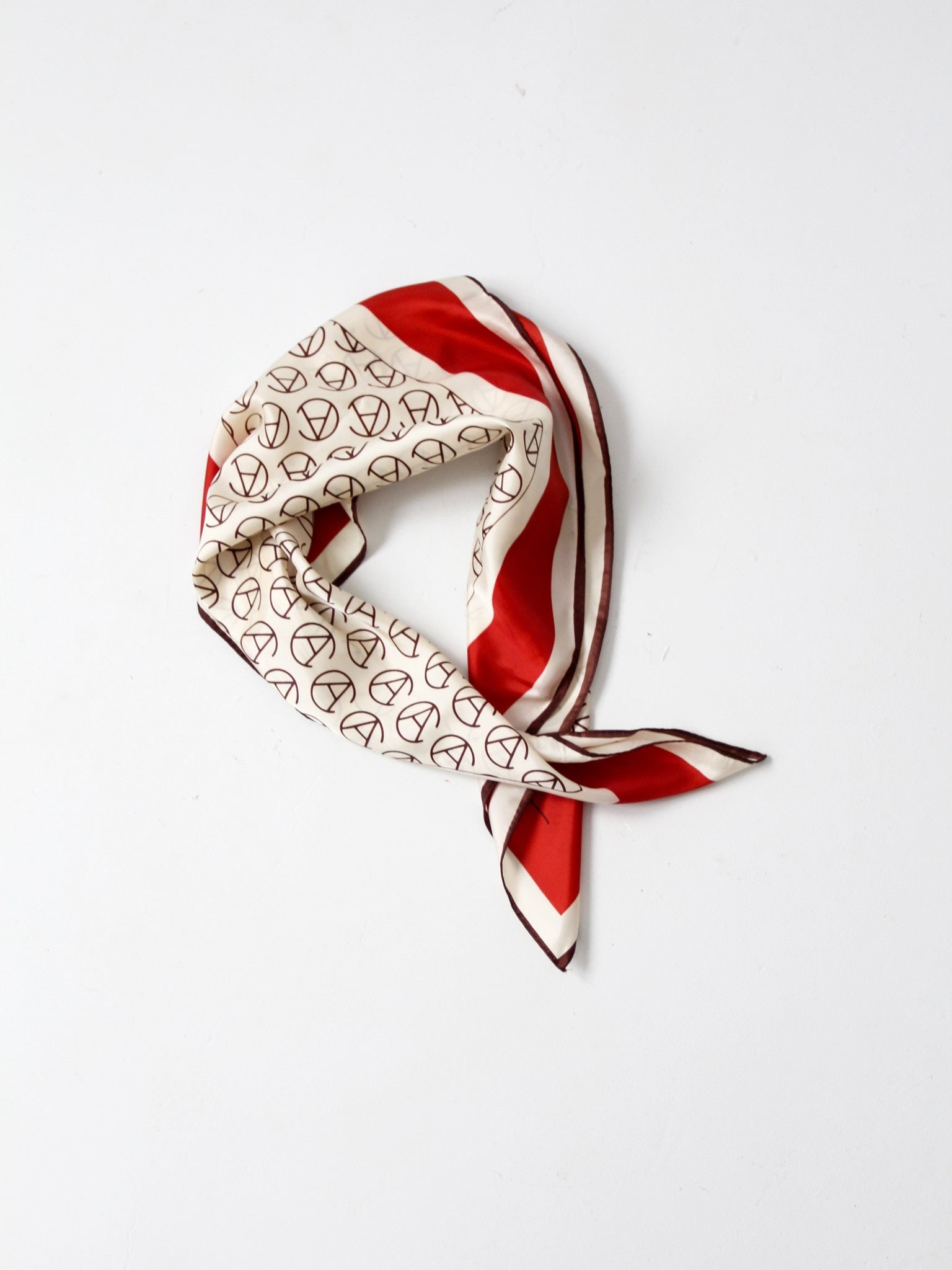 Vintage SW Kent 60s Acetate Scarf Geometric Print Red Brown Cream: Vintage SW Kent 60s Acetate Scarf Geometric Print Red Brown Cream Discover a charming vintage 60s scarf by SW Kent, crafted from slinky 100% acetate. This eye-catching accessory showcases a vibrant ge