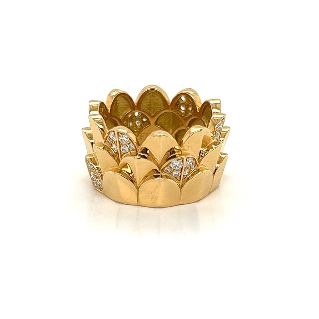 Fred of Paris Une Ile d'Or diamond wide band ring 18k yellow gold size 6: Fred of Paris Une Ile d'Or diamond wide band ring 18k yellow gold size 6 Pre-owned Fred of Paris Une Ile d'Or wide band ring crafted in solid 18k yellow gold and accented with natural diamonds. This s