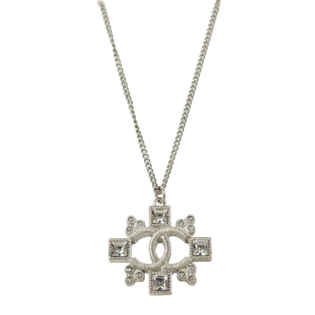 CHANEL B15B CC Logo Silver Tone Metal Necklace: CHANEL B15B CC Logo Silver Tone Metal Necklace CHANEL CC necklace in silver metal, designed for women and presented in very good AB condition. The necklace features a CC motif and a silver color finis