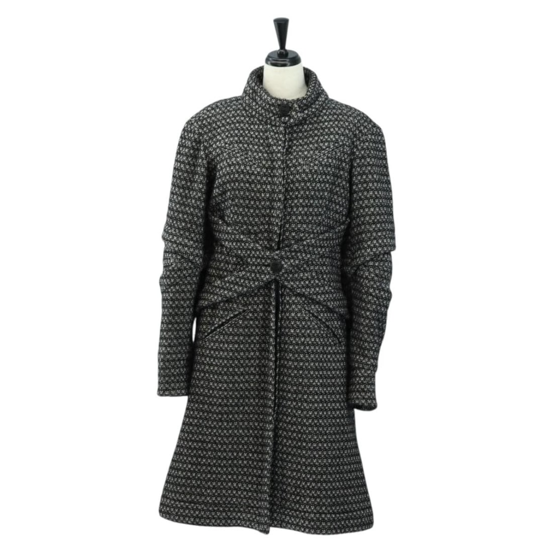 CHANEL Black Wool Women's Jacket France P38997V28200: CHANEL Black Wool Women's Jacket France P38997V28200 Authentic CHANEL women's wool jacket in black, made in France. This tailored piece features a clean classic silhouette and shows reasonable wear co