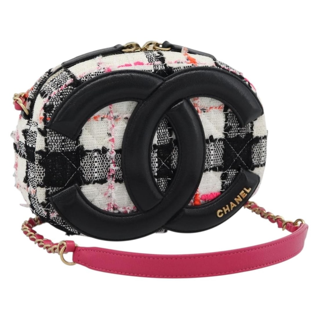 CHANEL Matelasse Shoulder Bag White Gold Canvas Chain Strap: CHANEL Matelasse Shoulder Bag White Gold Canvas Chain Strap Chanel Matelasse chain shoulder bag in white and gold canvas. This women's shoulder bag includes a dust bag and guarantee card. Condition is