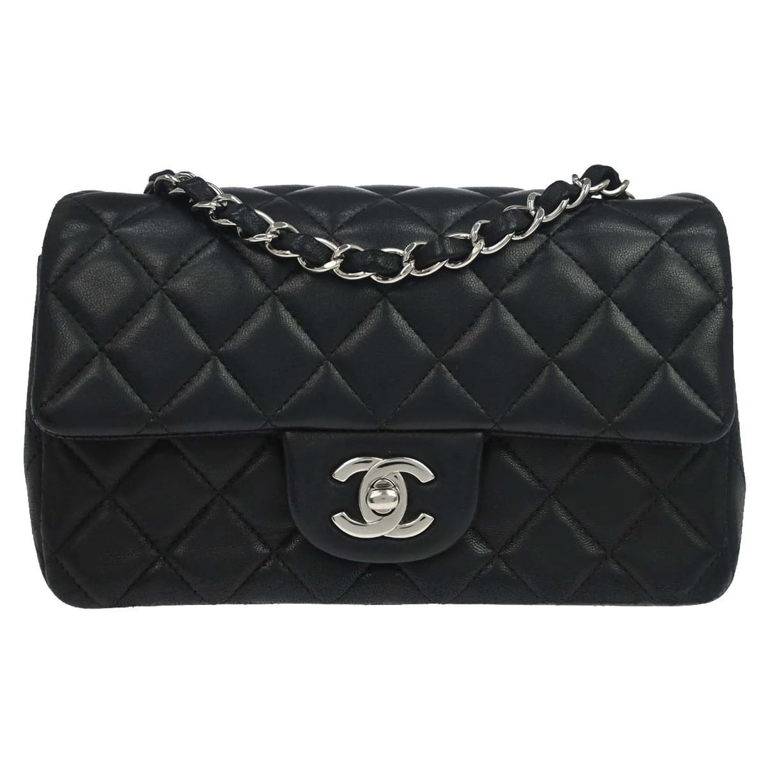 Chanel Classic Single Flap Black Leather Handbag 20cm: Chanel Classic Single Flap Black Leather Handbag 20cm Chanel Classic Single Flap bag in black leather with a quilted design. Made in France, this piece is presented in very good condition with light s