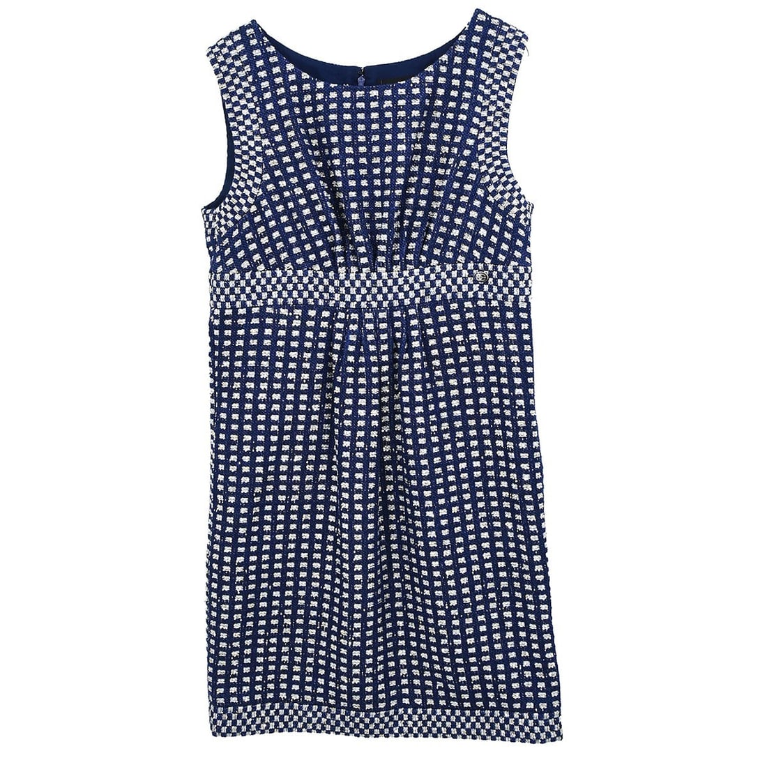 CHANEL P55930V42208 Navy Tweed Sleeveless Short Dress Size 40: CHANEL P55930V42208 Navy Tweed Sleeveless Short Dress Size 40 Sleeveless Chanel tweed dress in navy with a short one-piece silhouette. Made in France, this women's regular-size dress features two exte