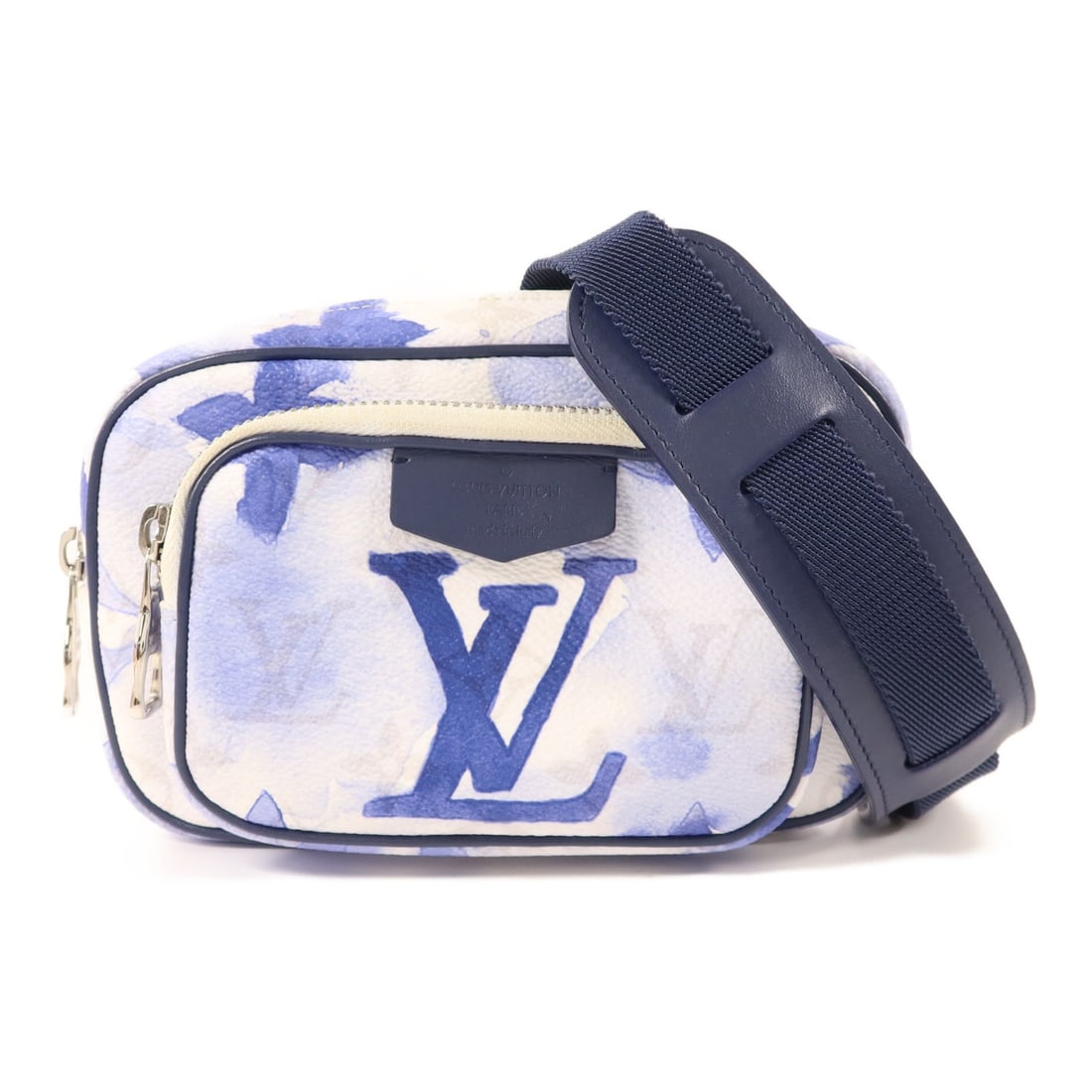 Louis Vuitton Outdoor Pochette Monogram Watercolor waist bag M45763: Louis Vuitton Outdoor Pochette Monogram Watercolor waist bag M45763 Louis Vuitton Outdoor Pochette shoulder/waist bag in Monogram Watercolor with blue, white, and light grey tones. Made in France, thi