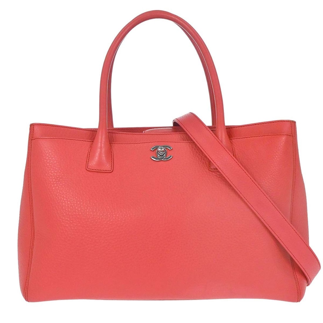 CHANEL Cerf Executive 2way Pink Deerskin Tote Bag: CHANEL Cerf Executive 2way Pink Deerskin Tote Bag Chanel Pink Deerskin Executive Cerf 2way Tote Bag in very good condition. This medium tote features a turn lock closure, double handles, and a shoulde