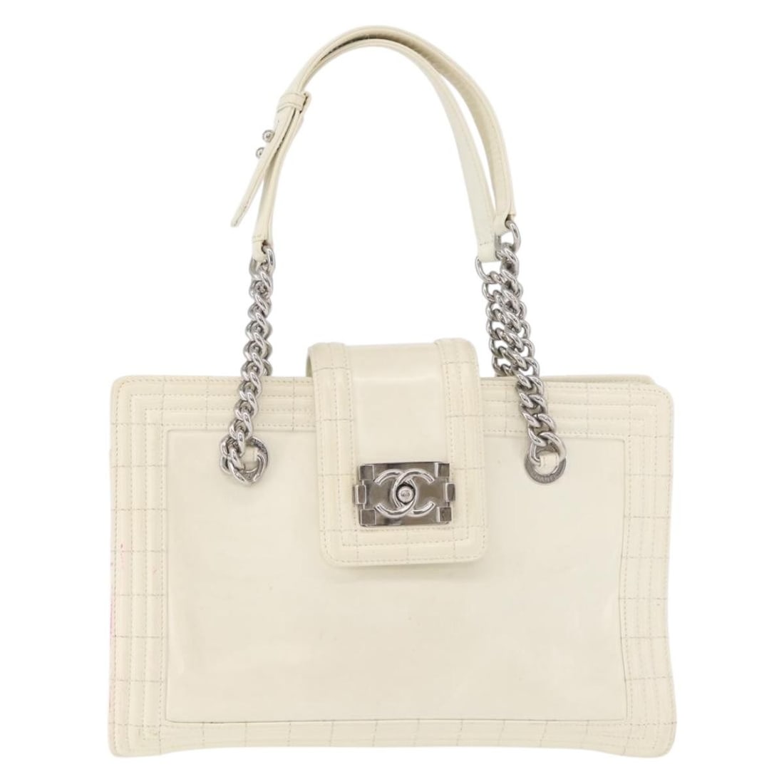 Chanel Boy Tote Patent Leather Shoulder Bag White: Chanel Boy Tote Patent Leather Shoulder Bag White Chanel Boy Tote in white patent leather. This women's tote is presented in fair condition with visible wear, including rubbing, sun burn, discoloratio