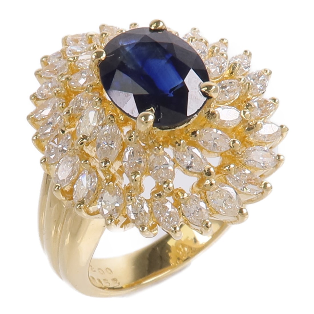 18K Yellow Gold Sapphire Diamond Ring Size 5.75 2.00ct 1.55ct: 18K Yellow Gold Sapphire Diamond Ring Size 5.75 2.00ct 1.55ct A sapphire and diamond ring in 18K yellow gold, presented in a blue and clear color combination. The ring is size US 5.75 and features a m