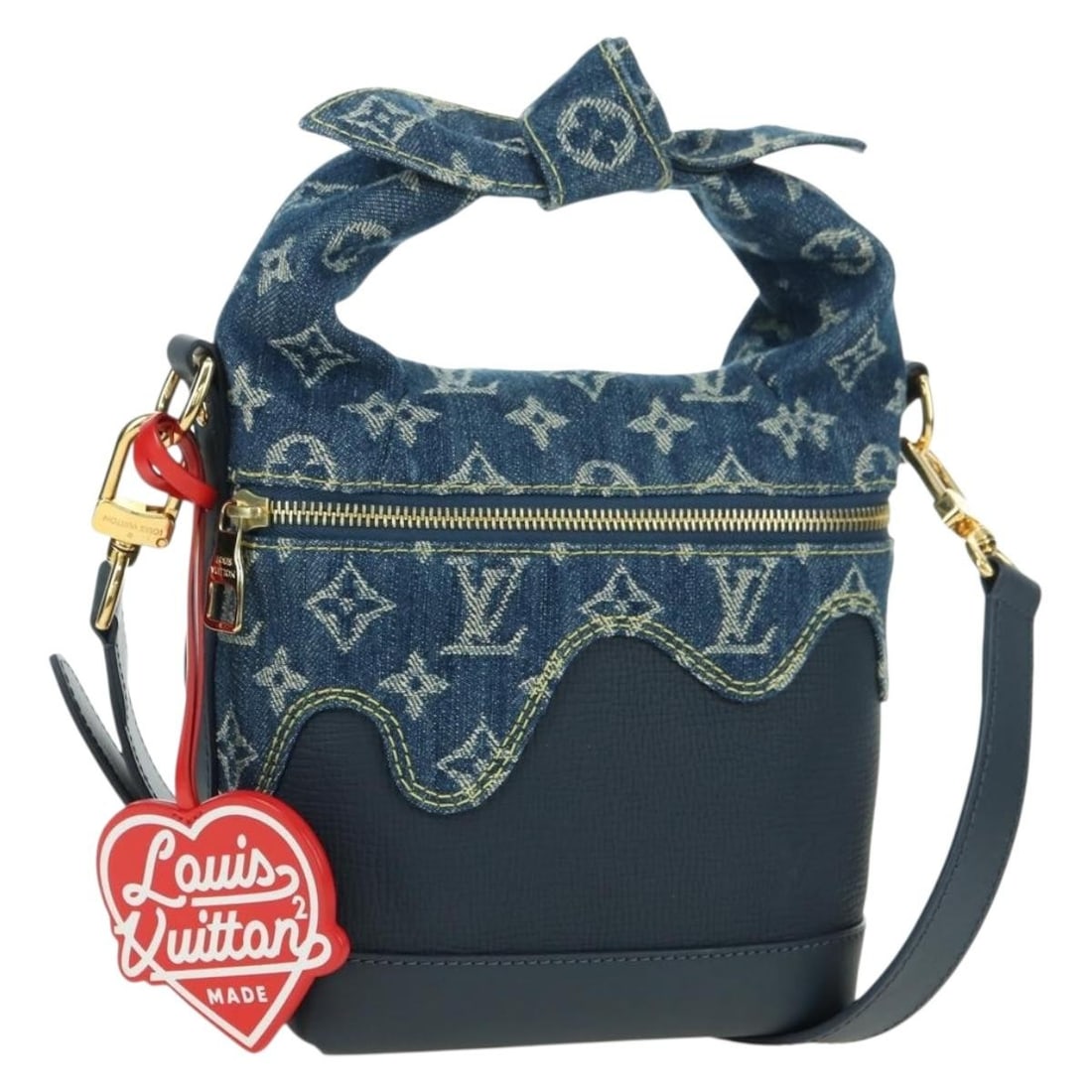 Louis Vuitton M45970 blue shoulder bag Monogram Denim Drip Japanese Cruiser: Louis Vuitton M45970 blue shoulder bag Monogram Denim Drip Japanese Cruiser Louis Vuitton Monogram Denim Drip Japanese Cruiser shoulder bag in blue. Made in France, this women's bag includes a dust ba