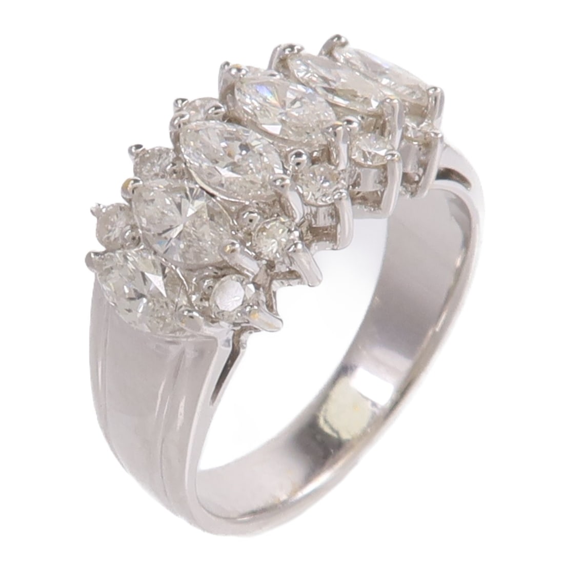 18K White Gold Diamond Ring Brand JEWELRY Size 4.75: 18K White Gold Diamond Ring Brand JEWELRY Size 4.75 A women's diamond ring in 18K white gold, presented in clear color with a regular fit. The ring is size US 4.75 and features a diamond motif with a 