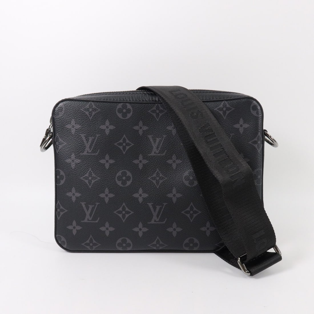 Louis Vuitton M69443 Trio Messenger Shoulder Bag Monogram Eclipse Reverse: Louis Vuitton M69443 Trio Messenger Shoulder Bag Monogram Eclipse Reverse Louis Vuitton Trio Messenger shoulder bag in Monogram Eclipse Reverse coated canvas with a black and gray colorway. This men's