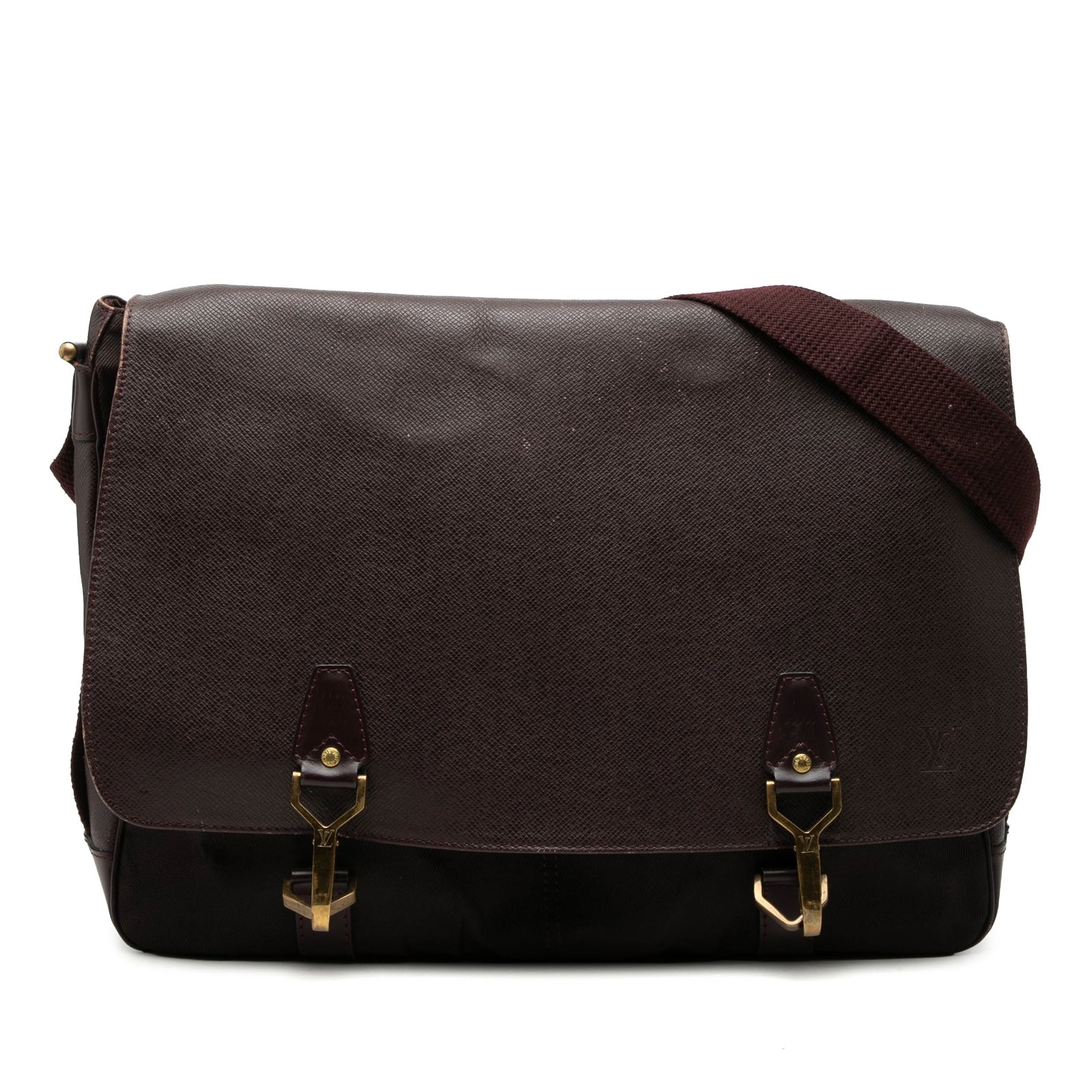 Louis Vuitton Dersou Taiga Leather Crossbody Bag Red: Louis Vuitton Dersou Taiga Leather Crossbody Bag Red Louis Vuitton Taiga Dersou crossbody bag in red taiga leather. This bag features an adjustable flat strap, a front flap with dual push-lock closure