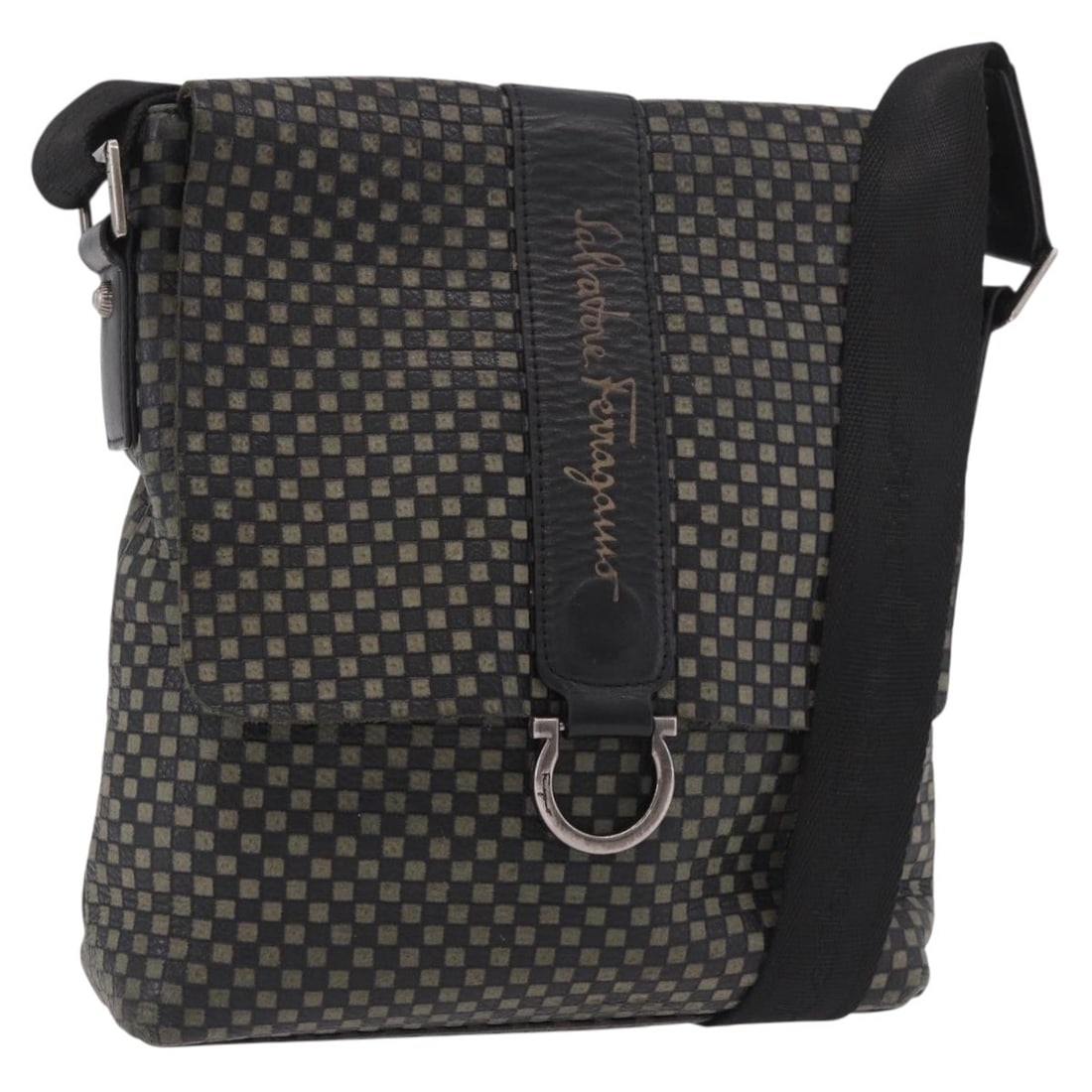 Black Leather Shoulder Bag Salvatore Ferragamo Gancini Silver Tone: Black Leather Shoulder Bag Salvatore Ferragamo Gancini Silver Tone A black leather Salvatore Ferragamo Gancini shoulder bag with silver-tone metal fittings. It measures approximately 22 cm x 22 cm x 6