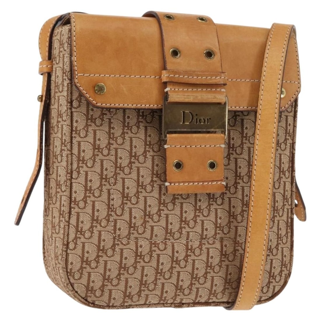 Christian Dior Trotter Canvas Shoulder Bag Beige Gold Italy: Christian Dior Trotter Canvas Shoulder Bag Beige Gold Italy This Christian Dior Trotter Canvas Shoulder Bag features a luxurious beige and gold exterior, crafted from durable Trotter Canvas. With a he