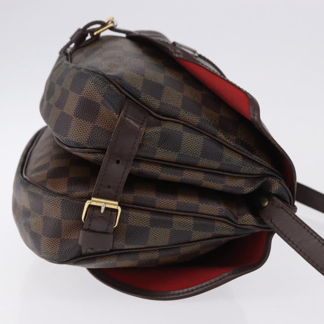 Louis Vuitton N48081 Saumur 30 Damier Ebene Canvas Shoulder Bag: Louis Vuitton N48081 Saumur 30 Damier Ebene Canvas Shoulder Bag Louis Vuitton Saumur 30 shoulder bag in Damier Ebene canvas, made in France. This women's bag features an adjustable shoulder strap and 